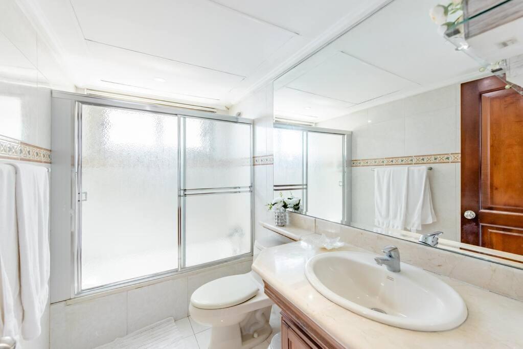 Habitacion Privada Con Vista Al Mar Ambar, Malecon Santo Domingo Bagian luar foto